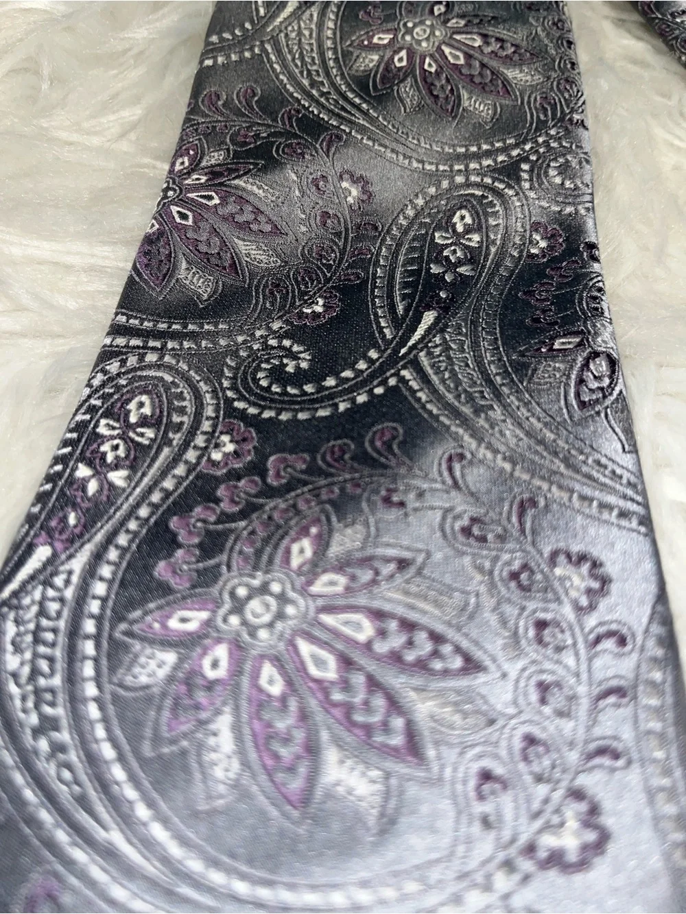 Silver Paisley Men's Tie - Classic Formal Style